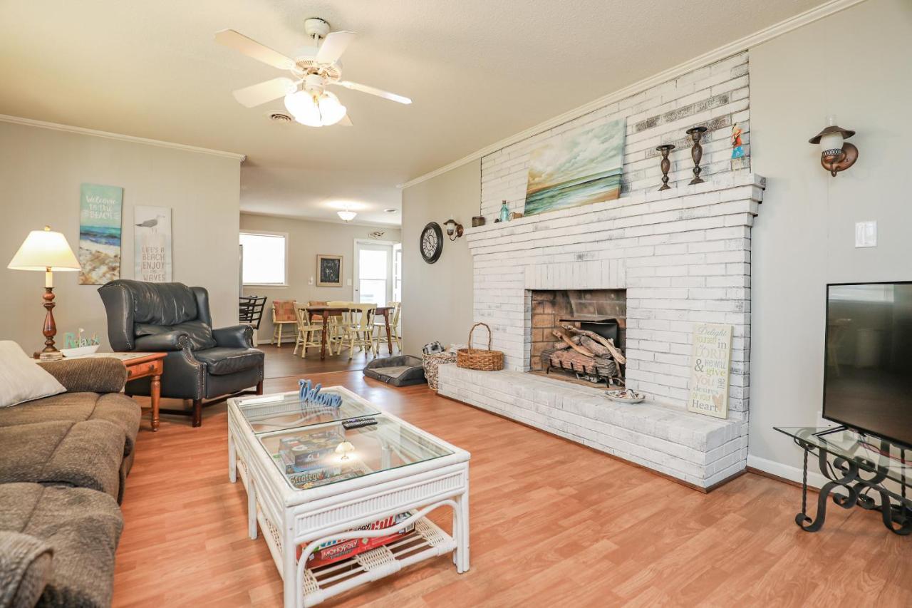 Spacious Home With Waterfront View-Welcome Pets Sneads Ferry Buitenkant foto