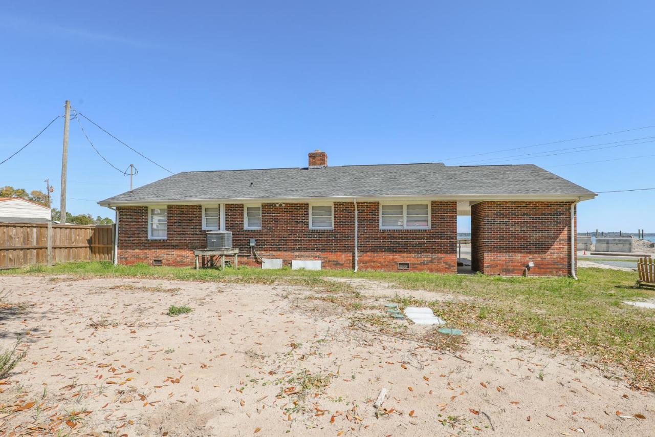 Spacious Home With Waterfront View-Welcome Pets Sneads Ferry Buitenkant foto