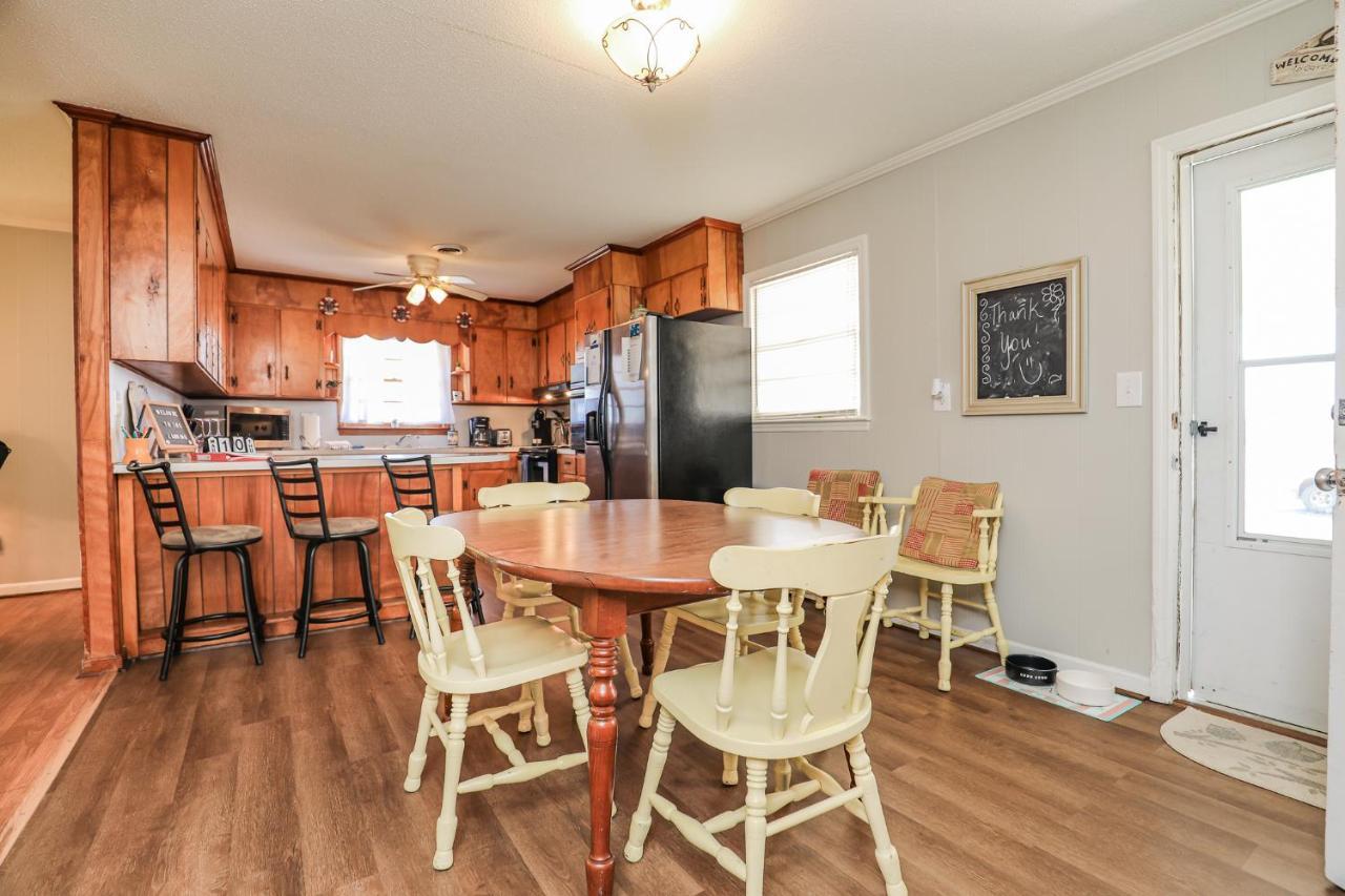 Spacious Home With Waterfront View-Welcome Pets Sneads Ferry Buitenkant foto