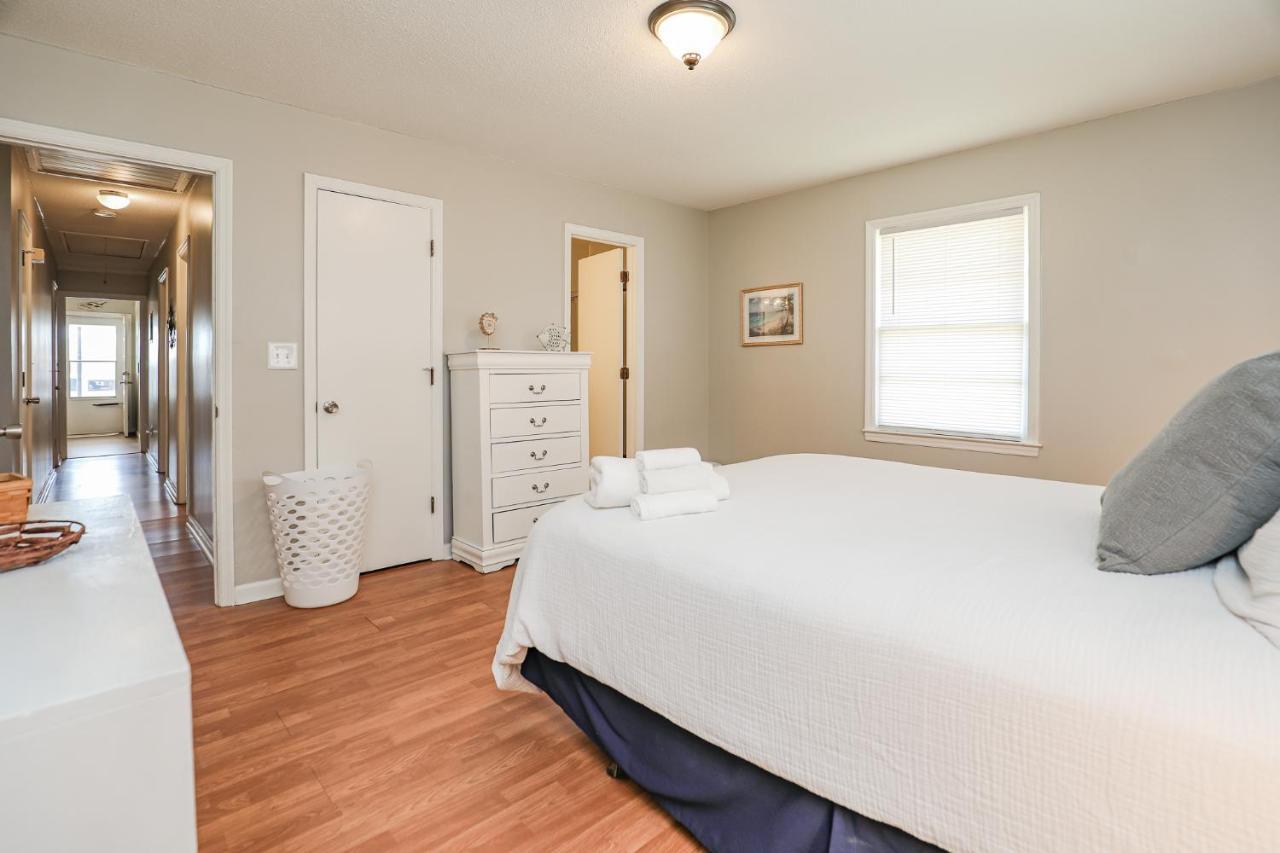 Spacious Home With Waterfront View-Welcome Pets Sneads Ferry Buitenkant foto