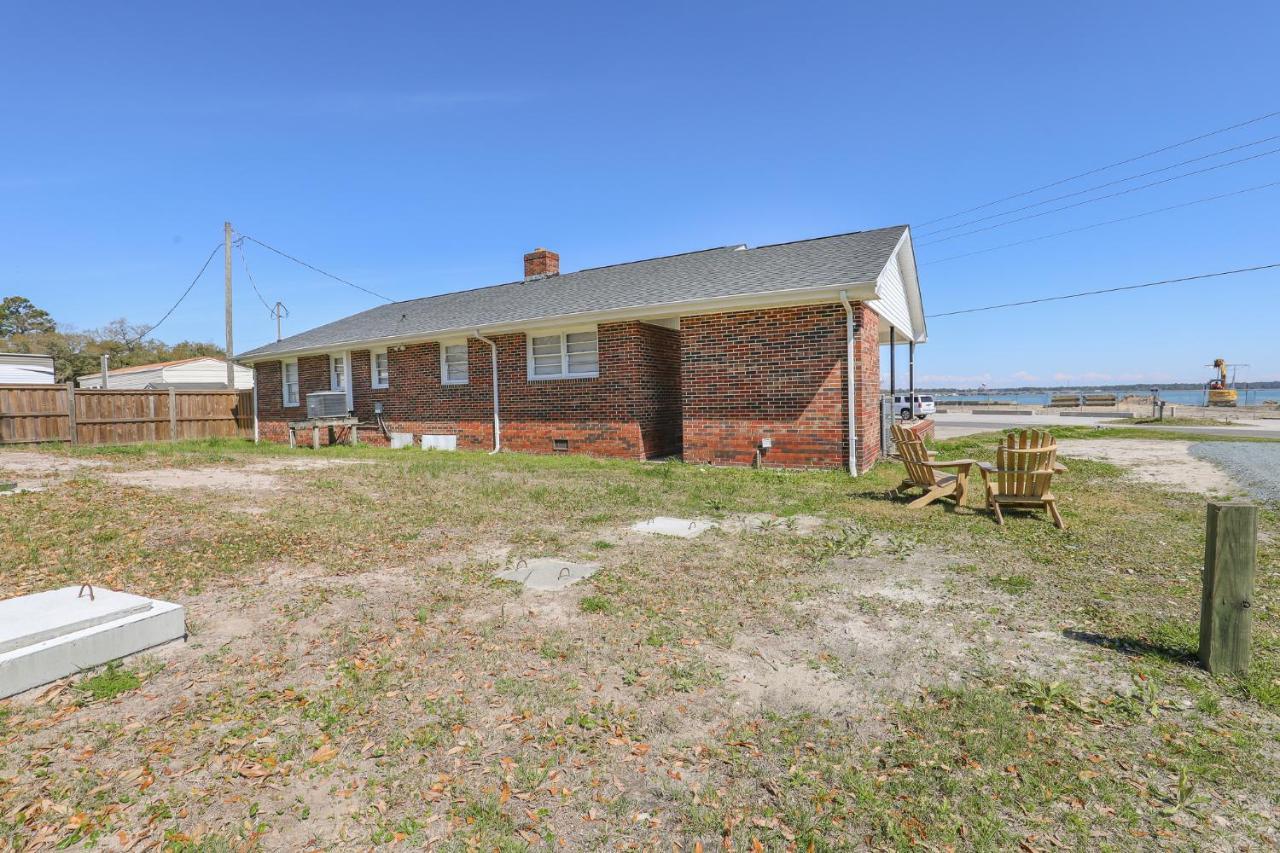 Spacious Home With Waterfront View-Welcome Pets Sneads Ferry Buitenkant foto