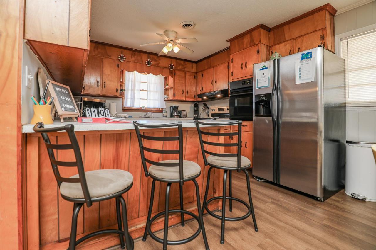 Spacious Home With Waterfront View-Welcome Pets Sneads Ferry Buitenkant foto