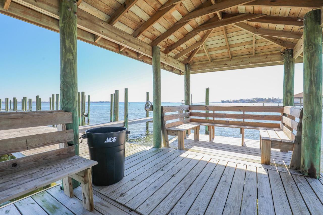 Spacious Home With Waterfront View-Welcome Pets Sneads Ferry Buitenkant foto