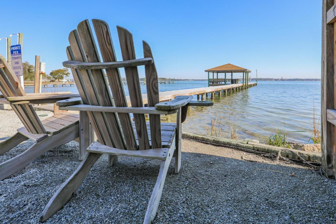 Spacious Home With Waterfront View-Welcome Pets Sneads Ferry Buitenkant foto