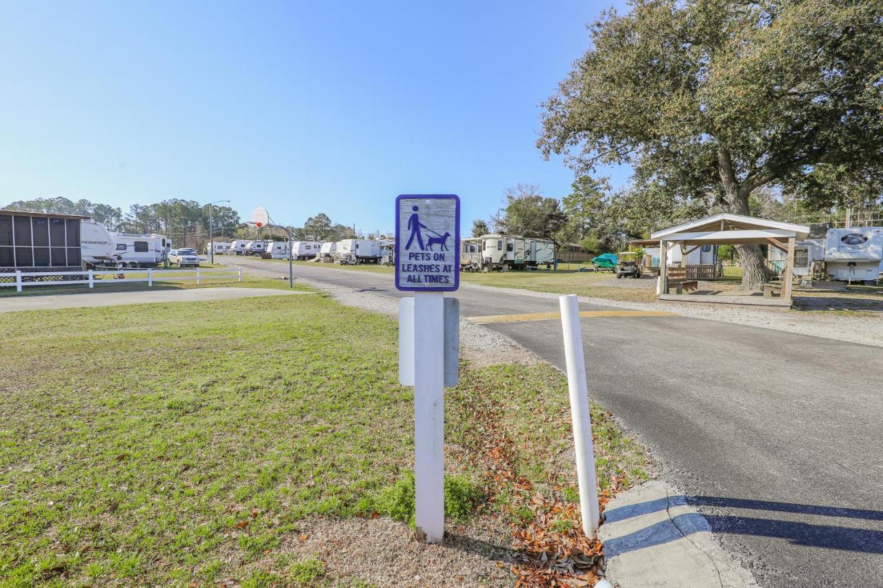 Spacious Home With Waterfront View-Welcome Pets Sneads Ferry Buitenkant foto