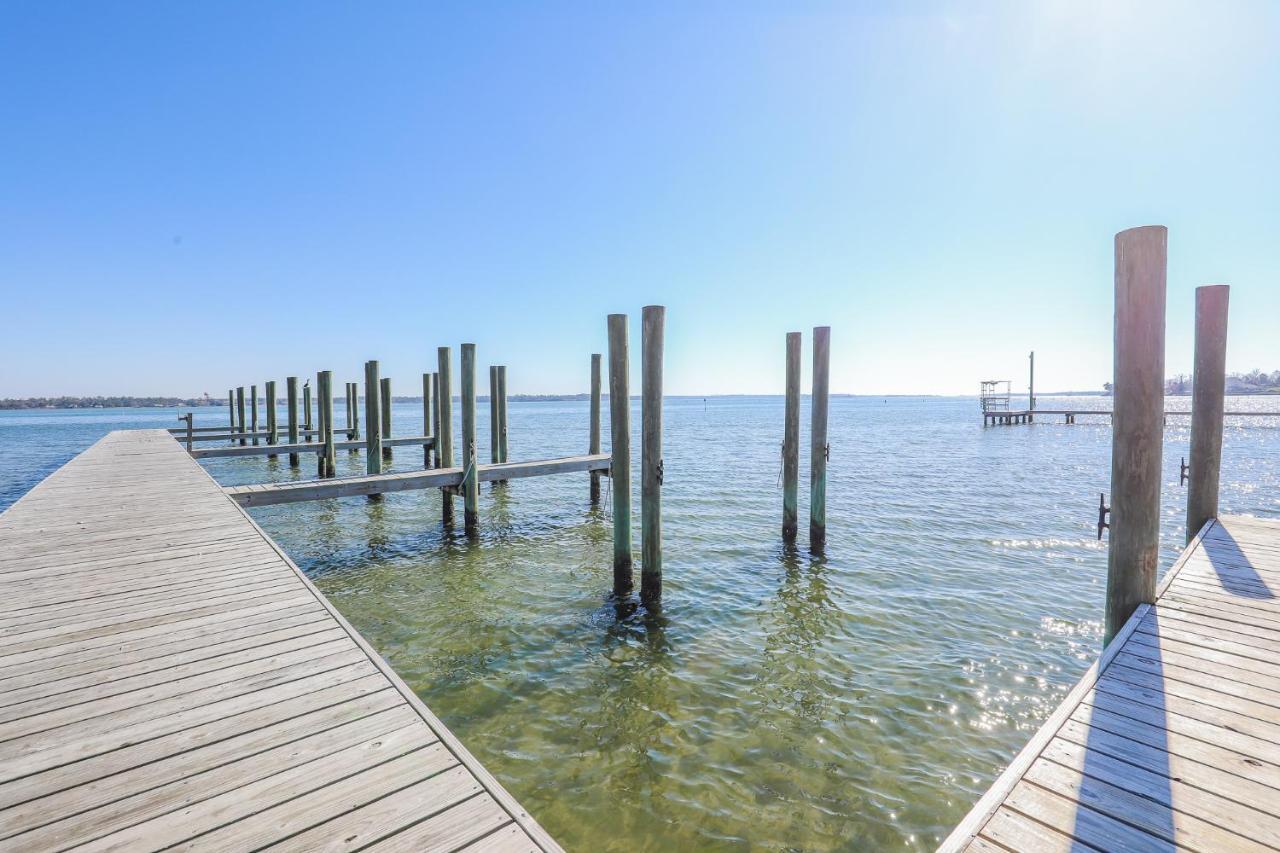 Spacious Home With Waterfront View-Welcome Pets Sneads Ferry Buitenkant foto